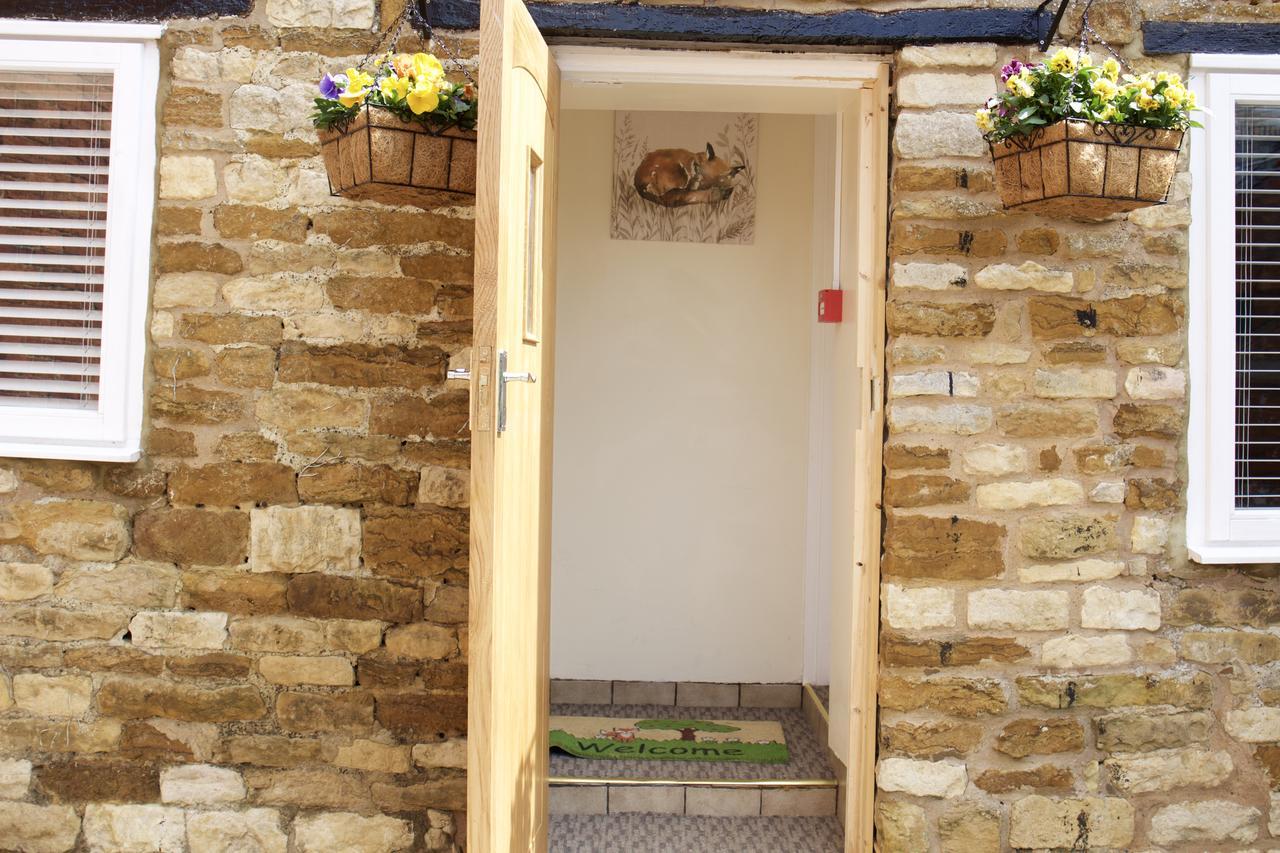 The Fox Inn, Wilbarston エクステリア 写真